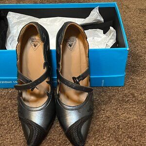 John Fluevog Big Presence Emmeline - great condition, rare size 5!